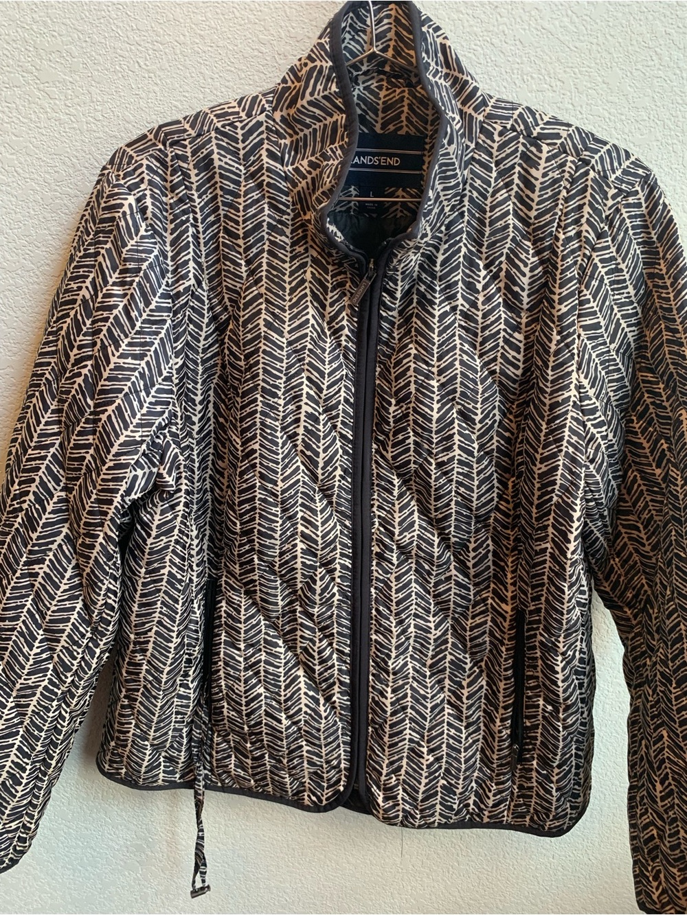 Lands' End Women's Black & White Chevron-Style Quilted Puffer Jacket